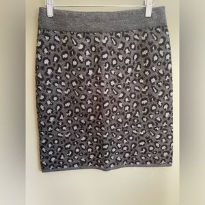 Cynthia Rowley black and grey leopard print skirt size medium knee length